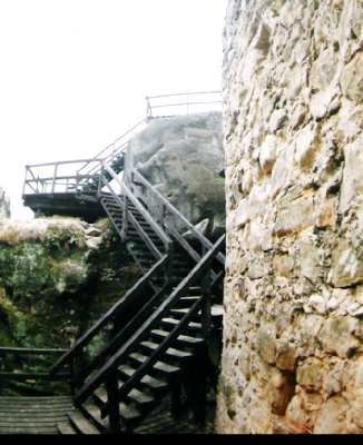 Vnitřní schodiště po kolaudaci - listopad 2003