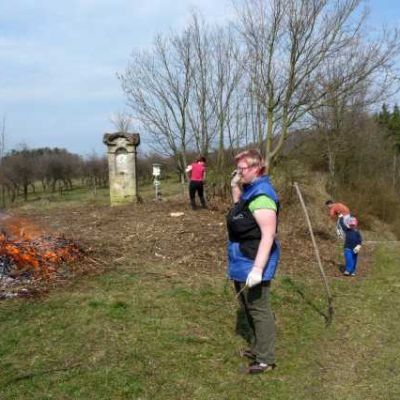 Úklid kolem Božích muk 22.3.2014