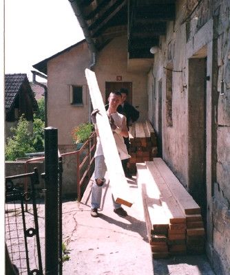 Nošení materiálu na opravy- 1999
